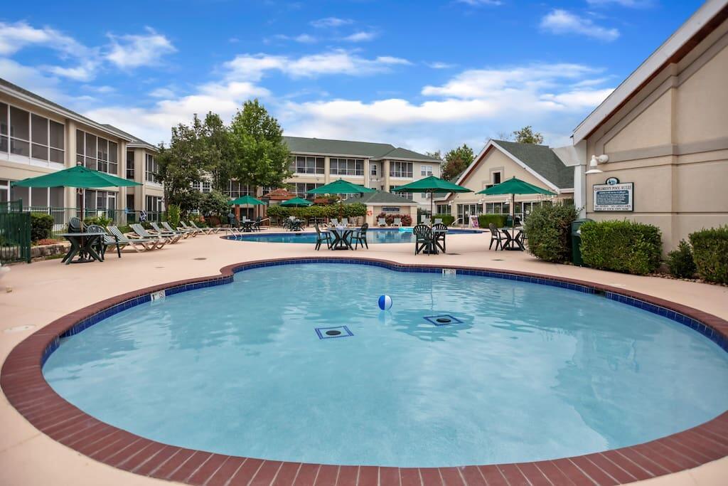 Resort Living In Heart Of Branson 1BR Deluxe - thumb 3