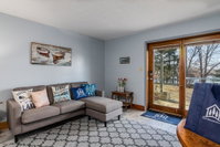 Retreat to the Dockside Suite Steps to the lake Accommodation Missouri