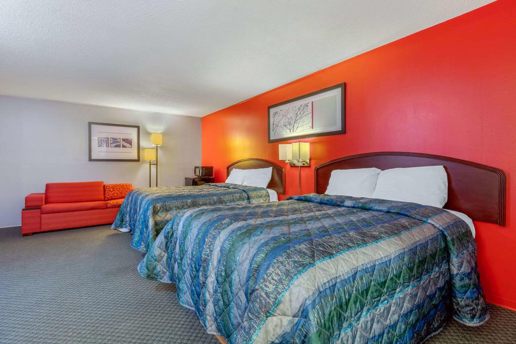 Rodeway Inn - thumb 3