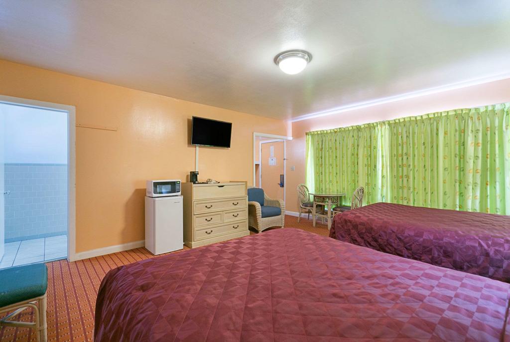 Rodeway Inn Perry - thumb 3