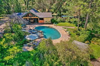 Sonora Home on 10 Resort Acres with Shared Pool Accommodation Missouri