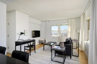 Steps to Shops Eats Easy Access  WD Zencity Accommodation Missouri