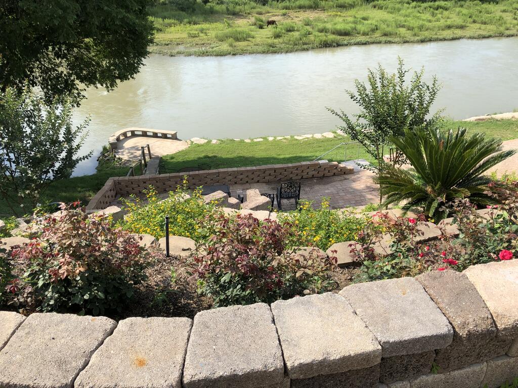 The Perry Riverhouse - thumb 1