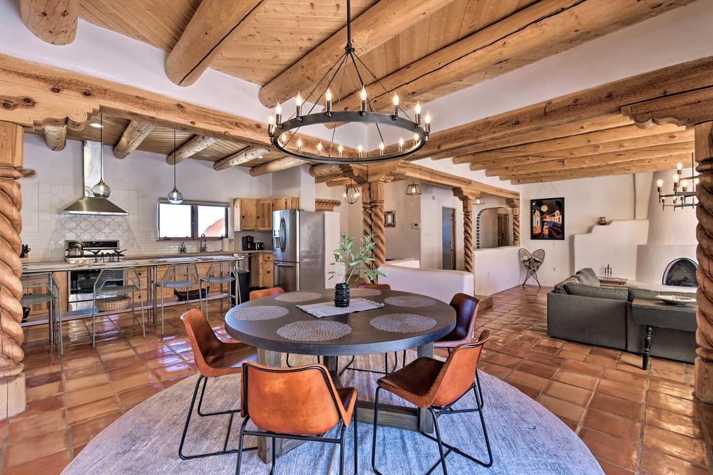 Updated El Prado Home W/Game Room & Mtn Views - thumb 2