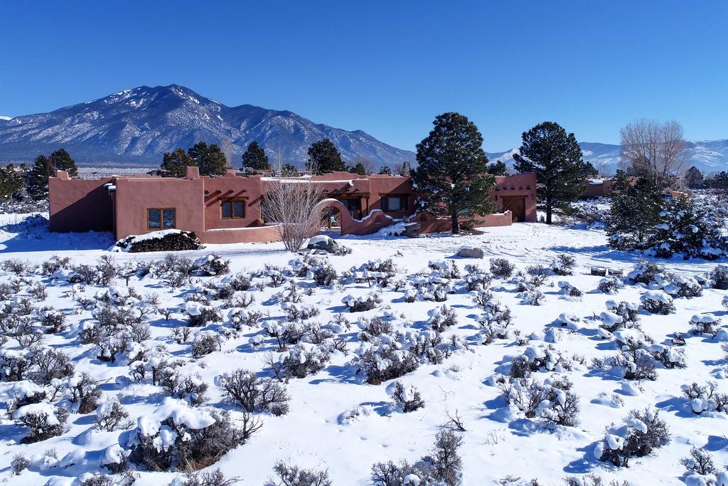 Updated El Prado Home W/Game Room & Mtn Views - thumb 3