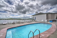 Waterfront Condo with Pool on Lake of the Ozarks Accommodation Missouri