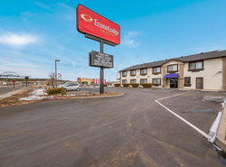 Econo Lodge Inn & Suites