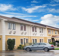 Super 8 by Wyndham Jonesboro - Accommodation Missouri