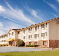 Super 8 by Wyndham Fayetteville - Accommodation Missouri