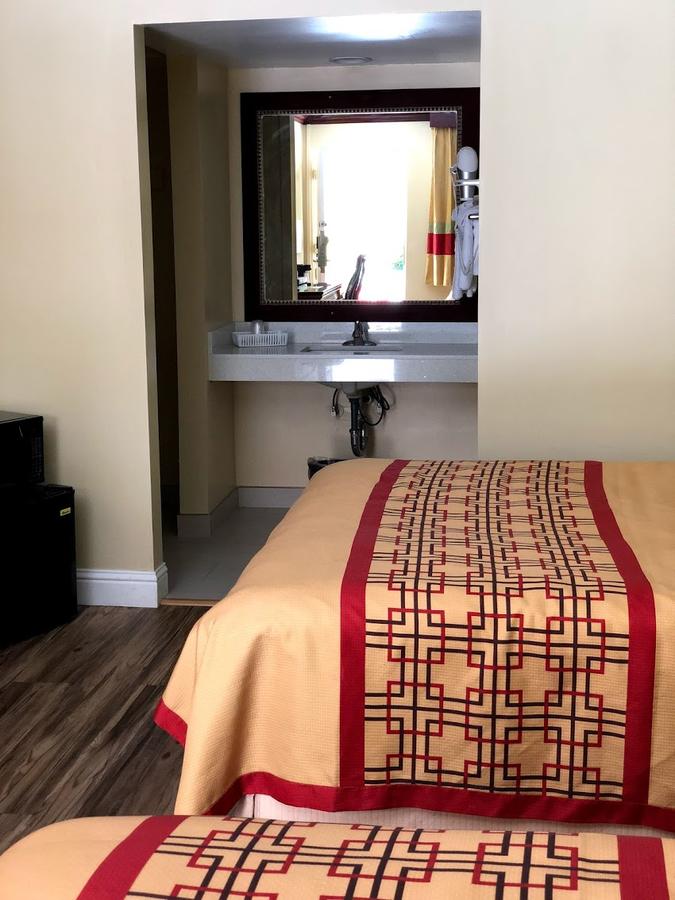 Imperial Inn Oakland - thumb 38