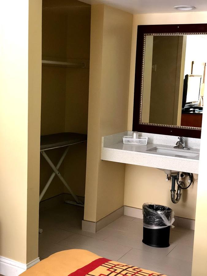 Imperial Inn Oakland - thumb 41