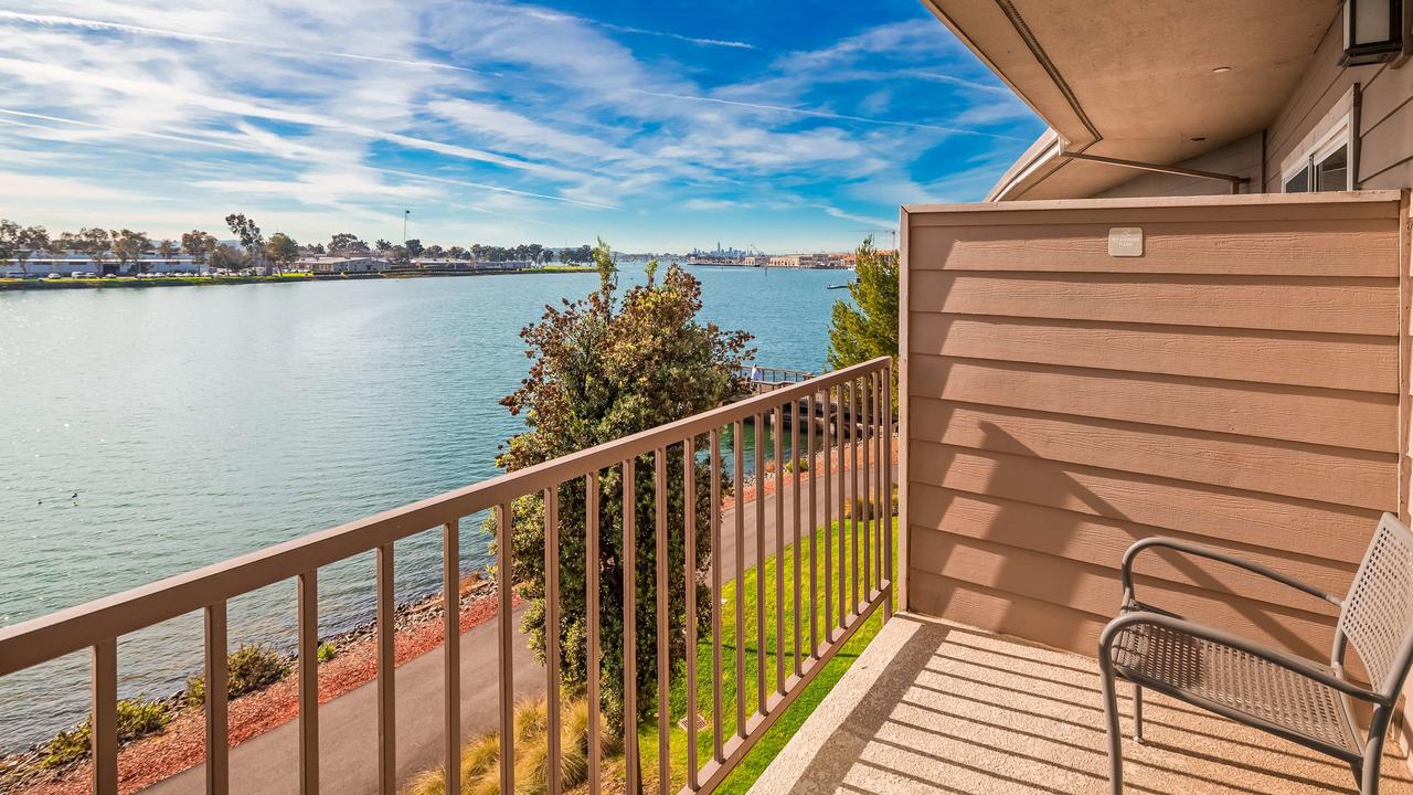 Best Western Plus Bayside Hotel - thumb 30