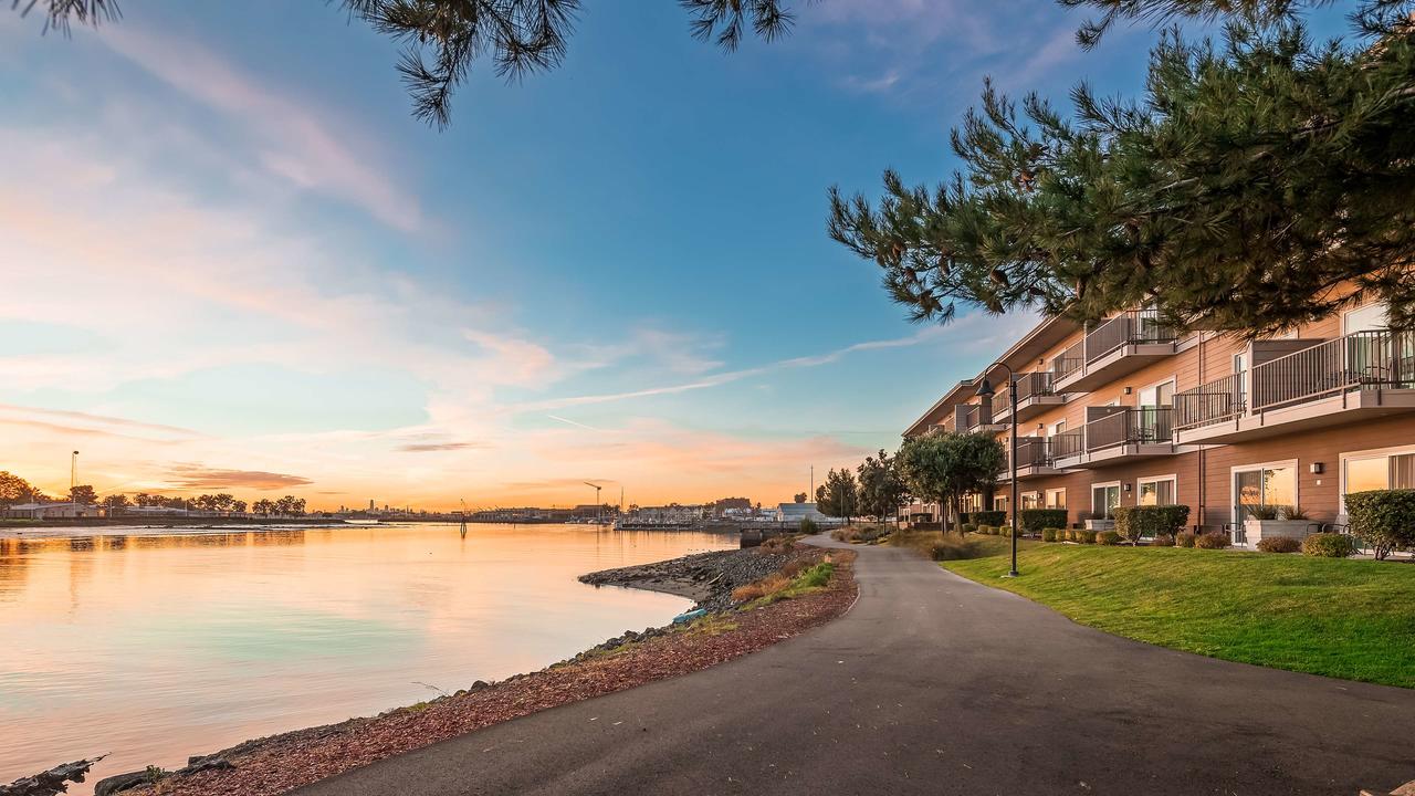 Best Western Plus Bayside Hotel - thumb 20