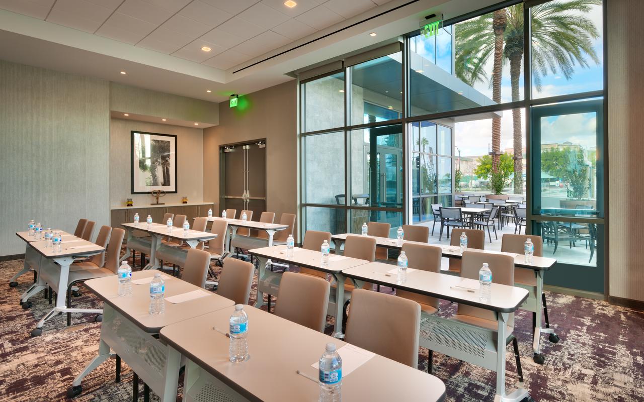 Hampton Inn & Suites Anaheim Resort Convention Center - thumb 17