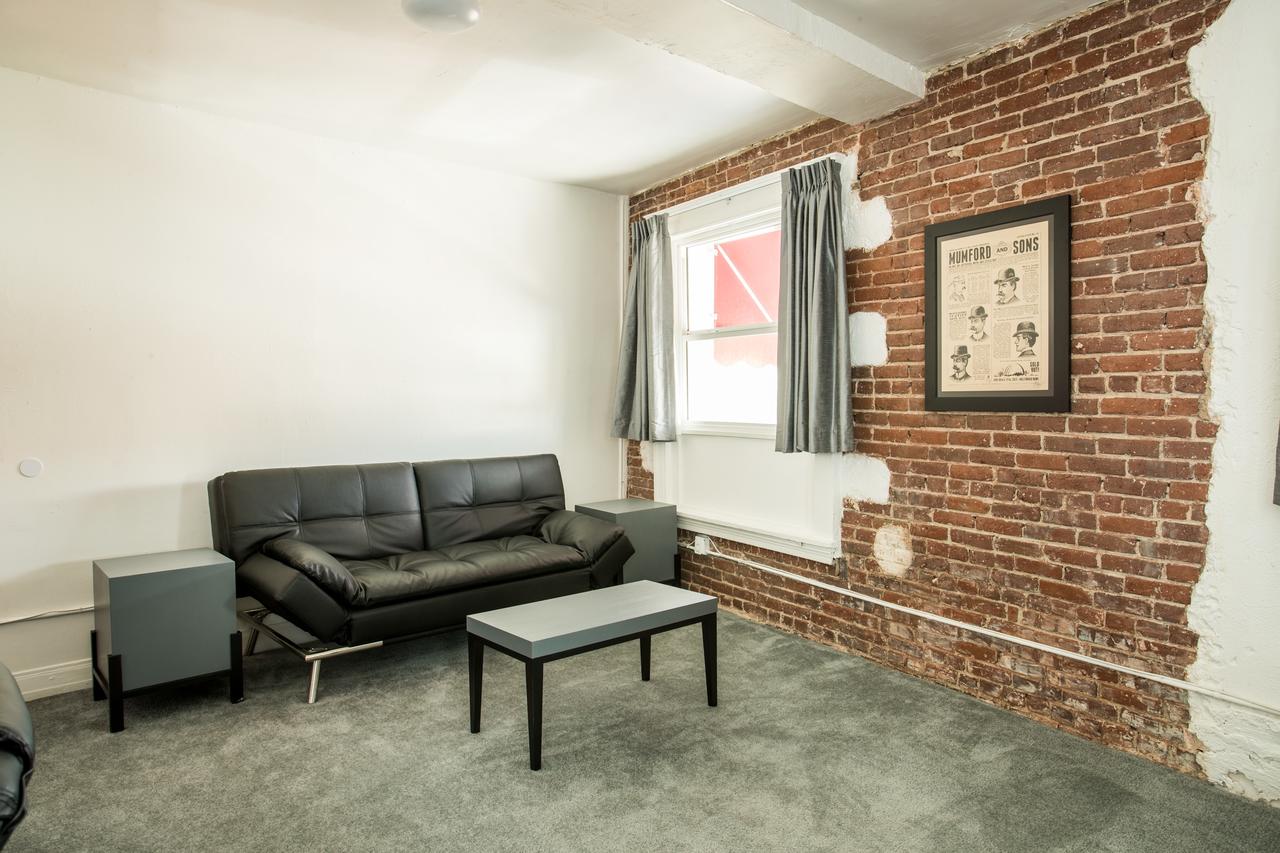 American Hotel - thumb 6