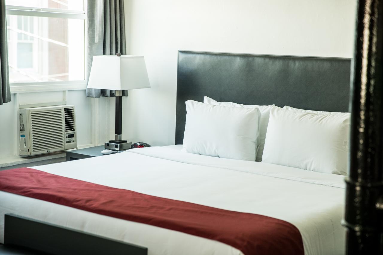 American Hotel - thumb 9