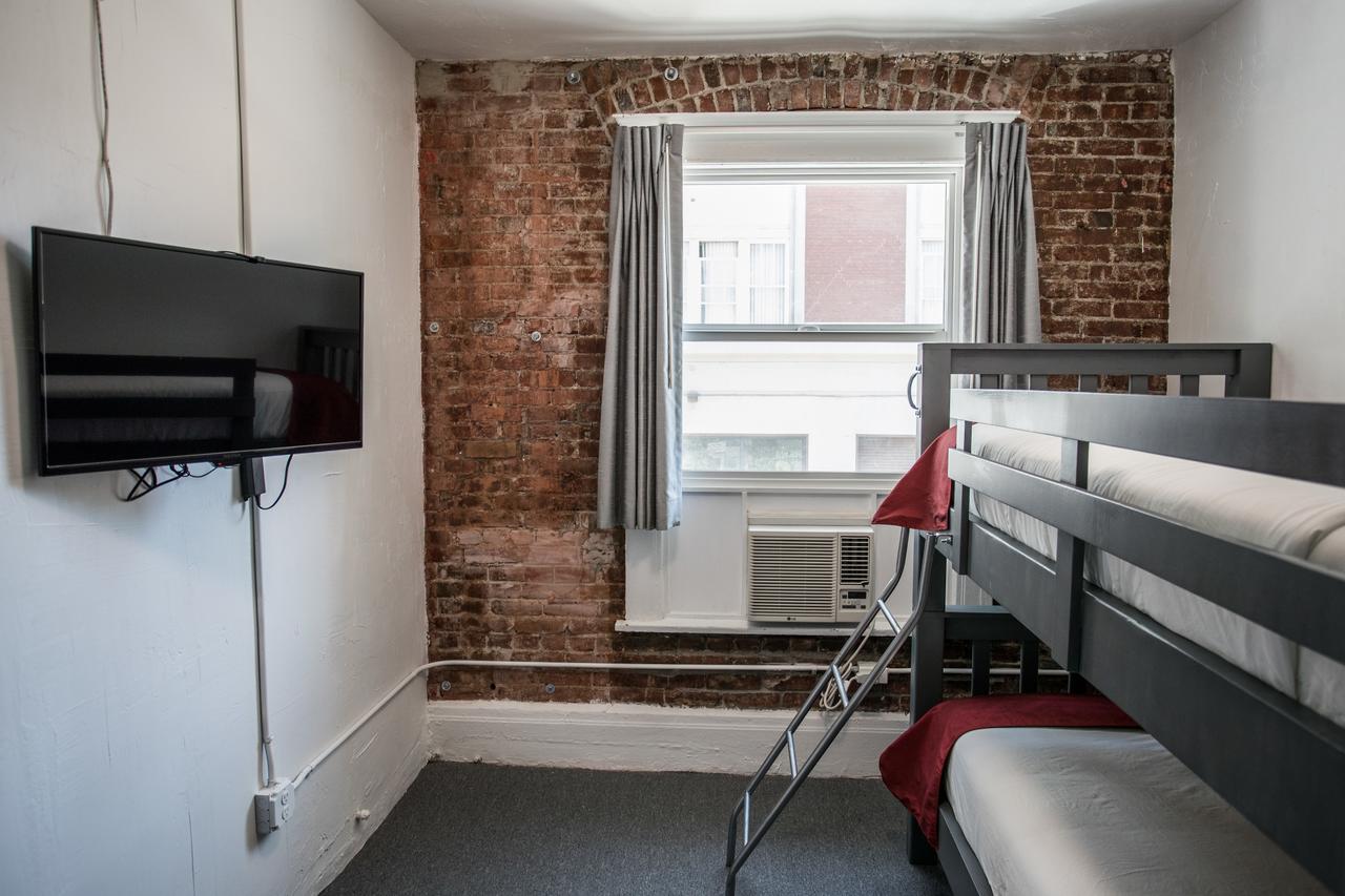 American Hotel - thumb 44