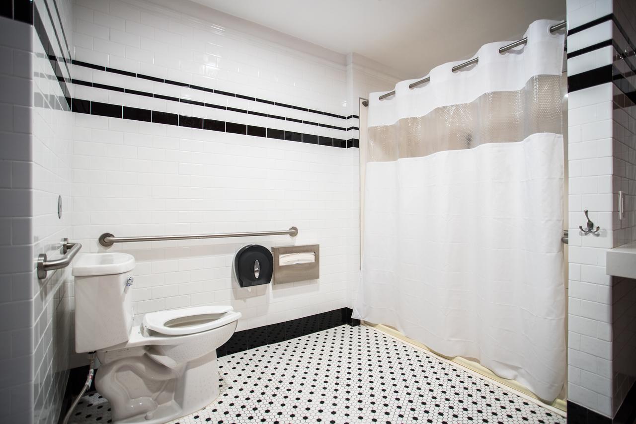 American Hotel - thumb 26