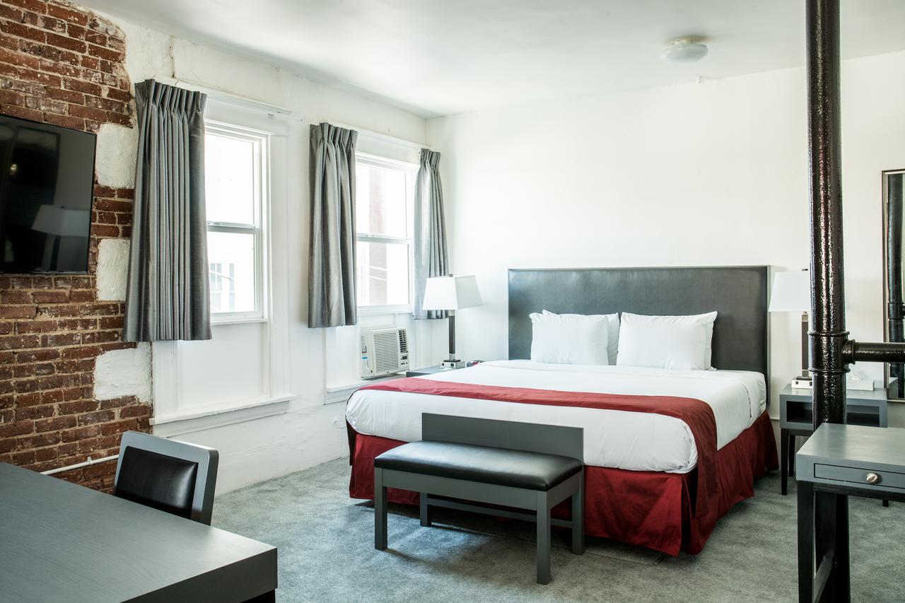 American Hotel - thumb 7