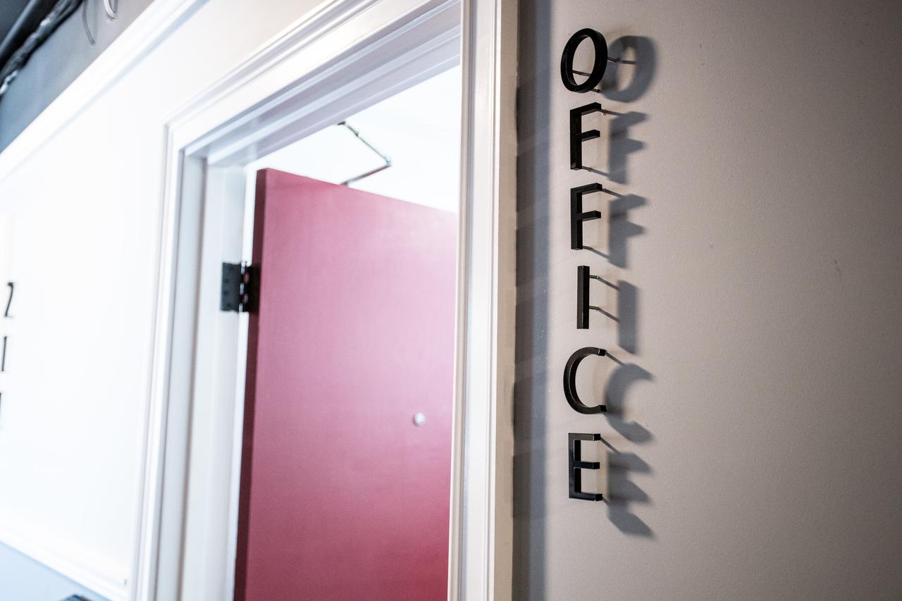 American Hotel - thumb 32