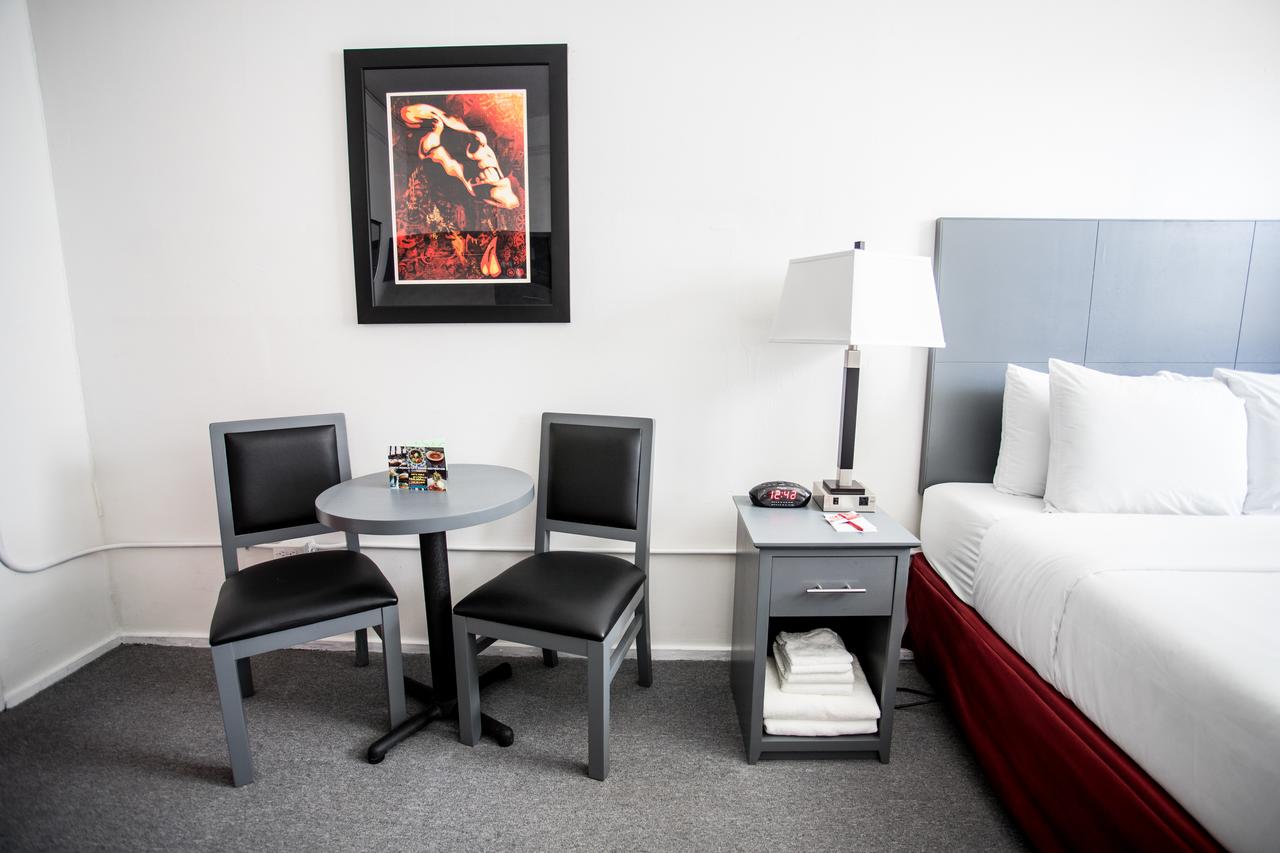 American Hotel - thumb 17