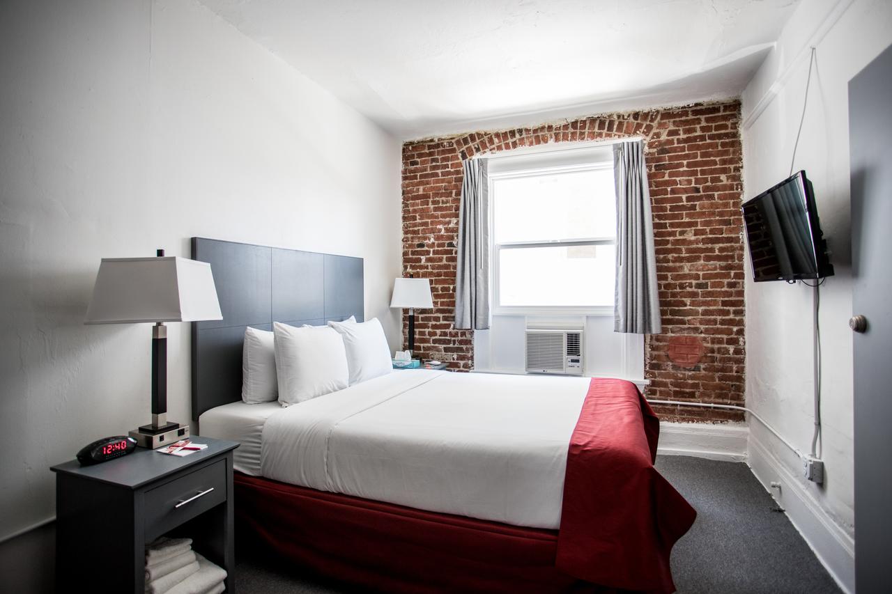 American Hotel - thumb 12