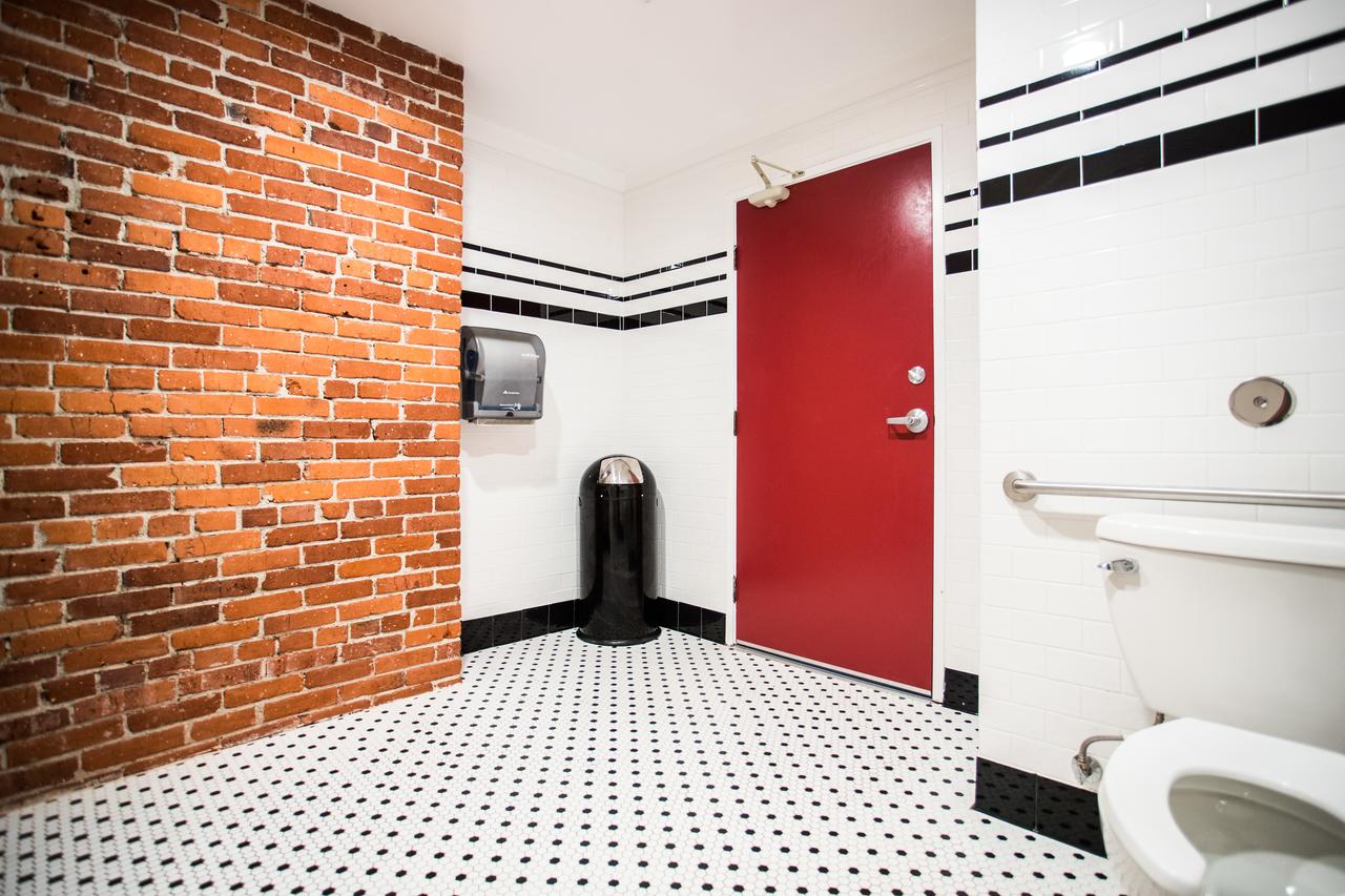 American Hotel - thumb 24