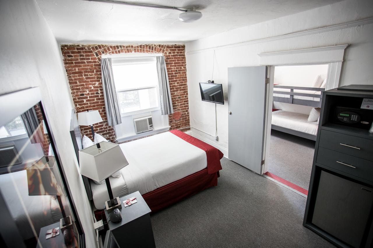 American Hotel - thumb 43