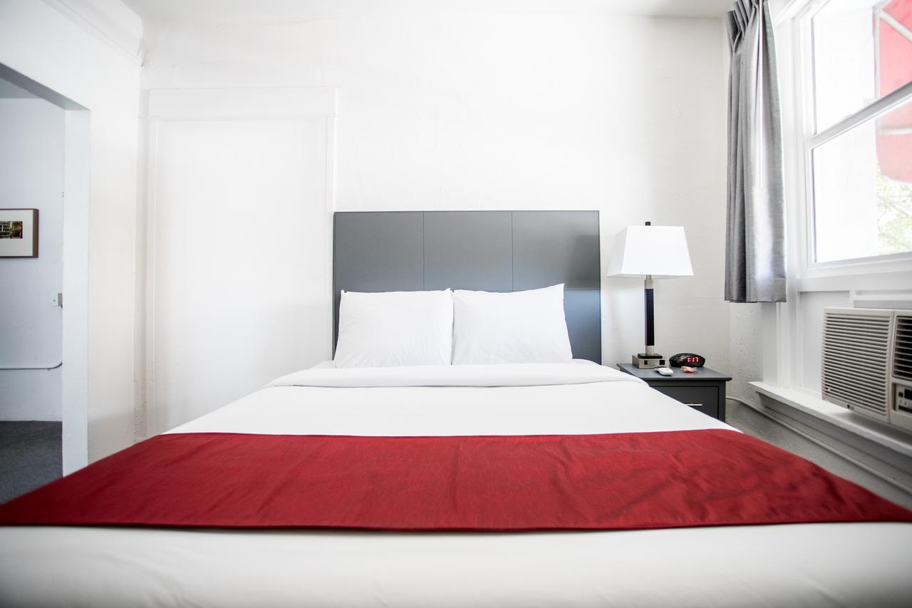 American Hotel - thumb 11