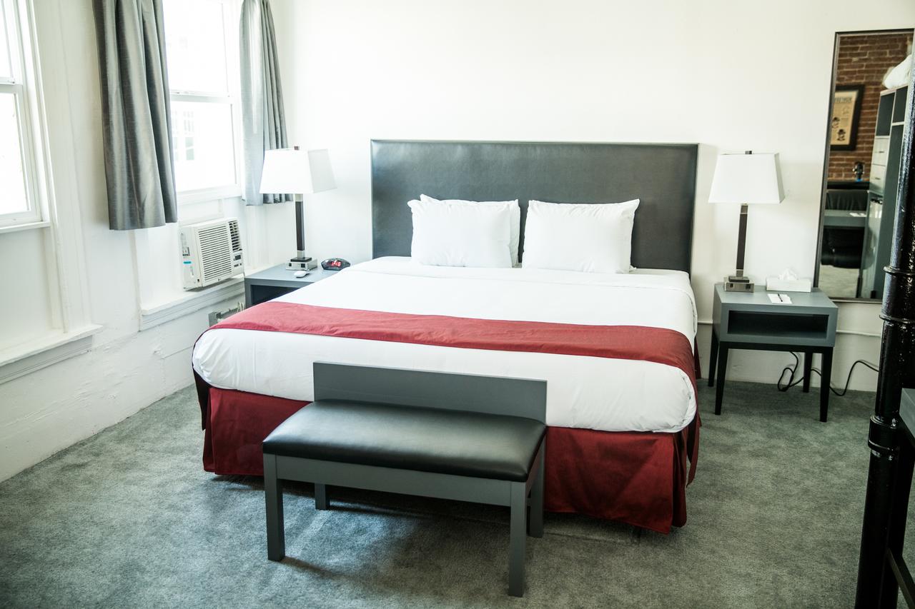 American Hotel - thumb 10