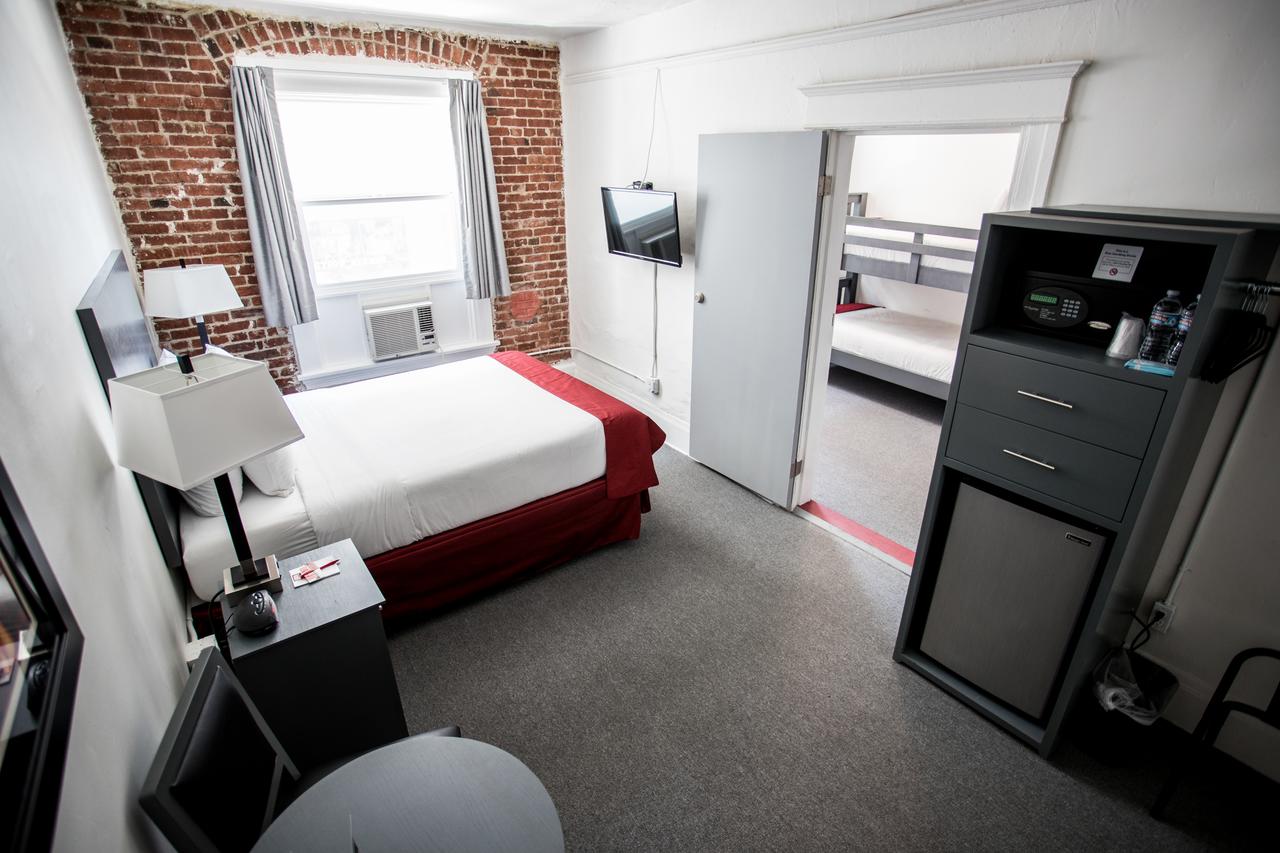 American Hotel - thumb 42