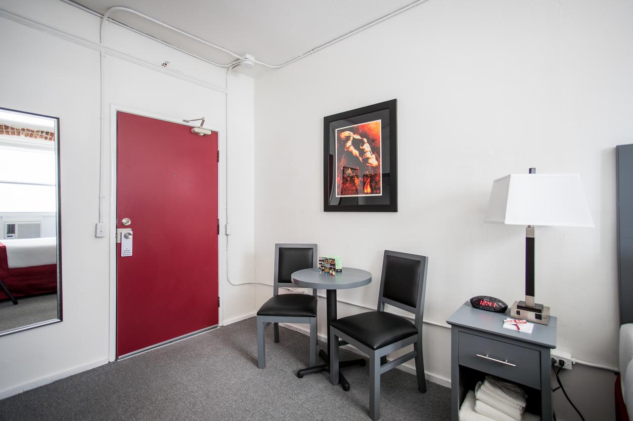 American Hotel - thumb 37