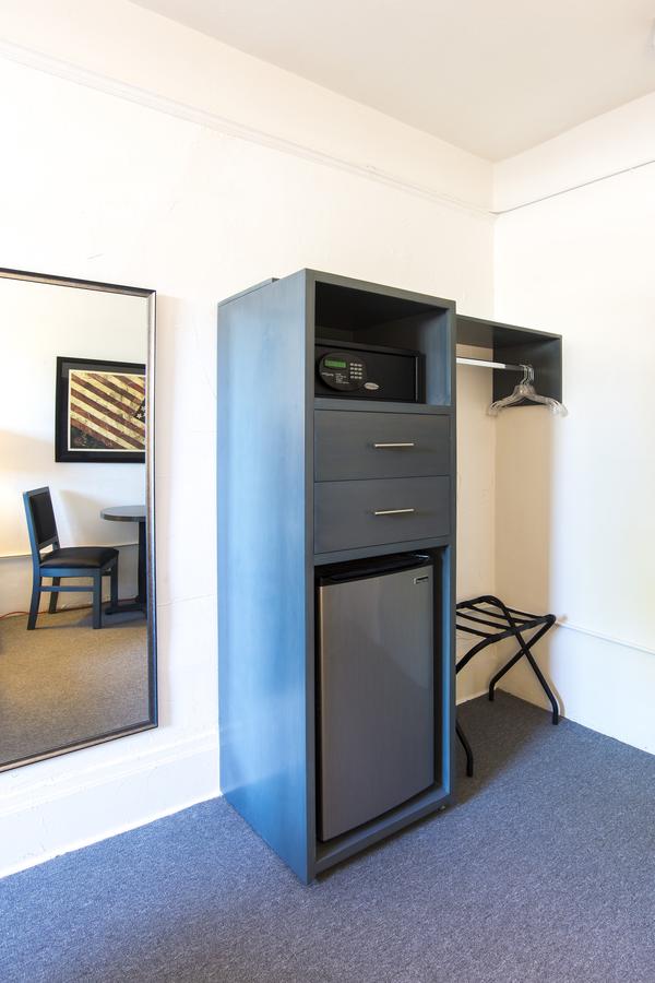 American Hotel - thumb 25