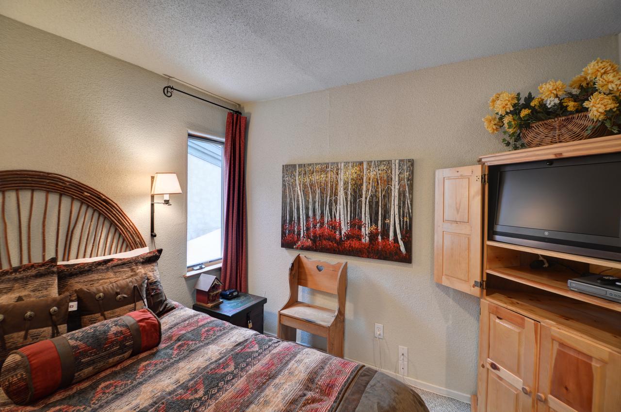 Tamarack Townhouses, A Destination Residence - thumb 33