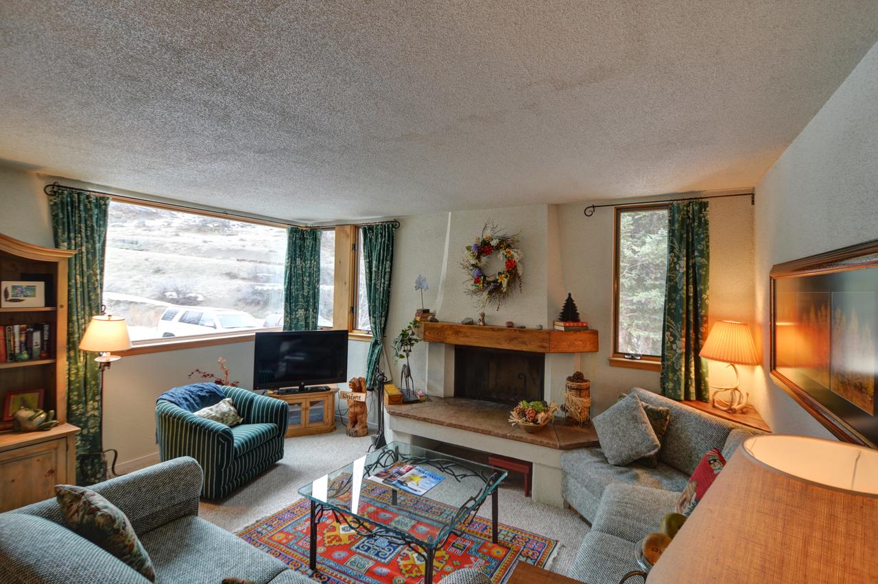 Tamarack Townhouses, A Destination Residence - thumb 25