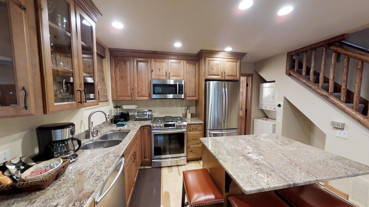 Tamarack Townhouses, A Destination Residence - thumb 8