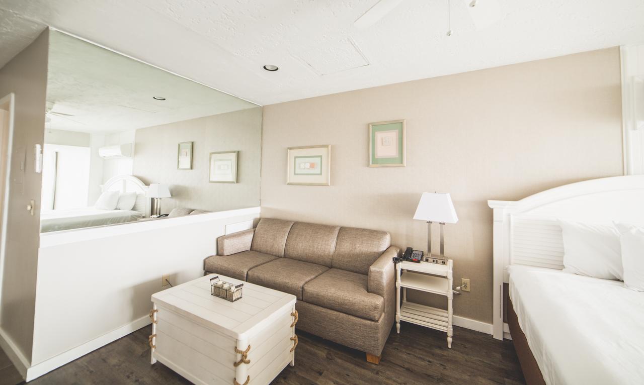 Surf Club Oceanfront Hotel - thumb 1