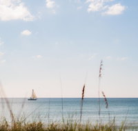 Island House - Accommodation Missouri