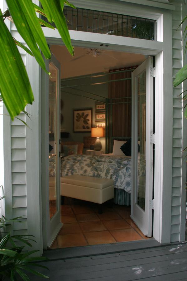 The Mermaid & The Alligator - thumb 6