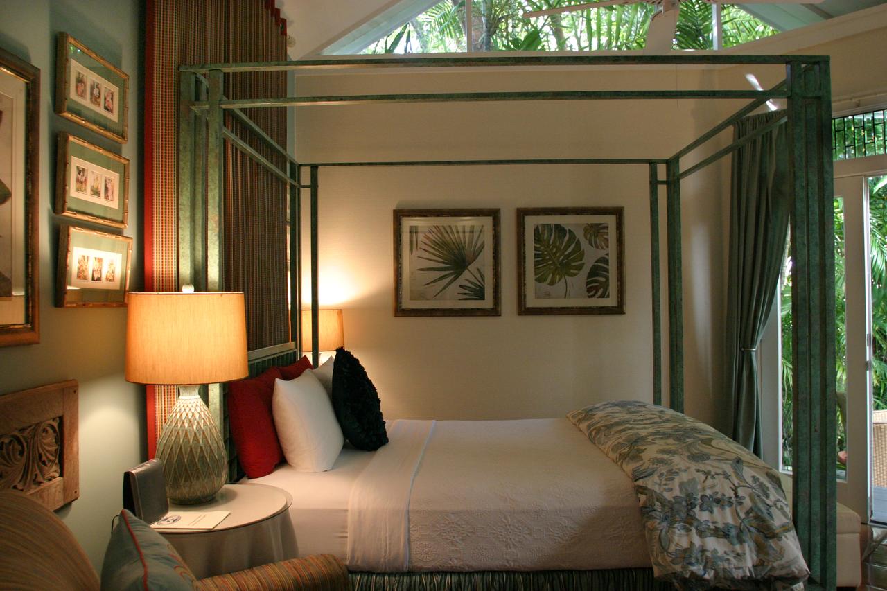 The Mermaid & The Alligator - thumb 2