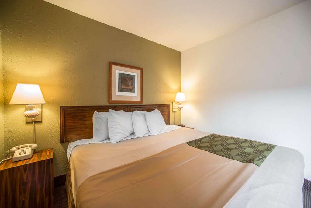 Econo Lodge - thumb 15