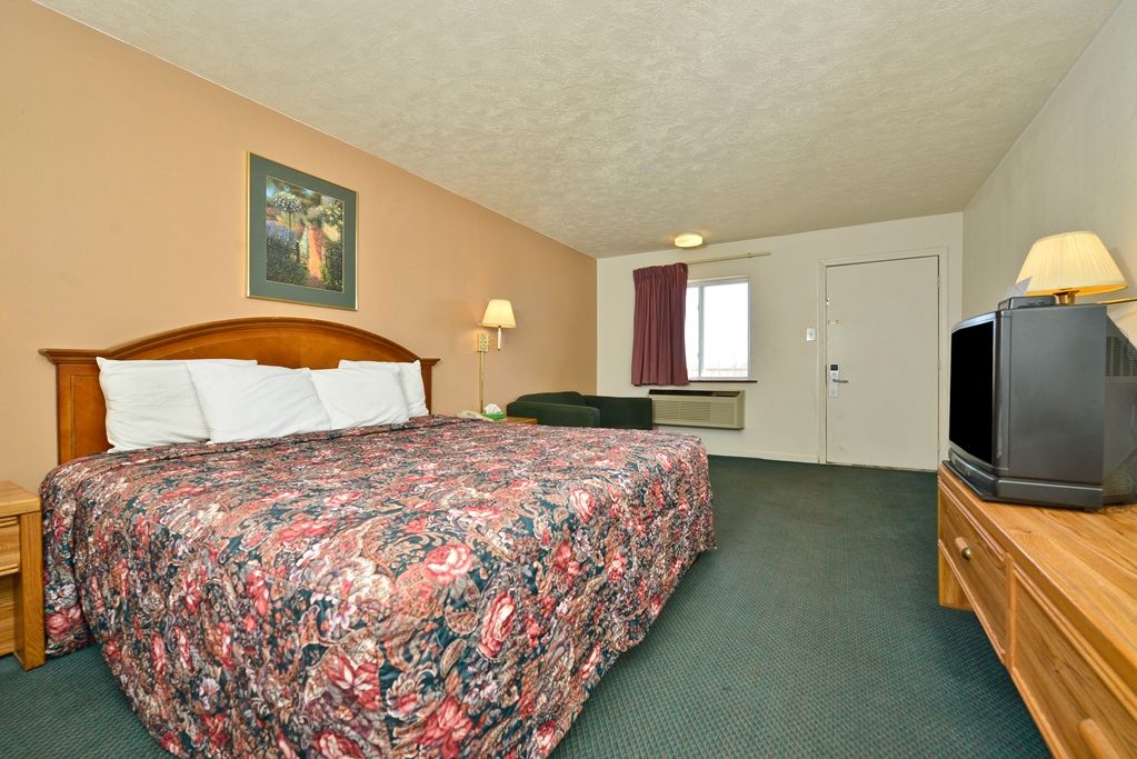 Americas Best Value Inn - thumb 5