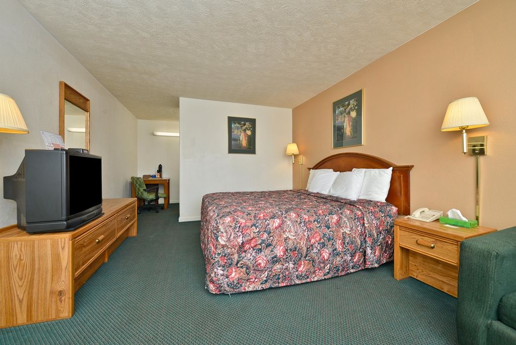 Americas Best Value Inn - thumb 7
