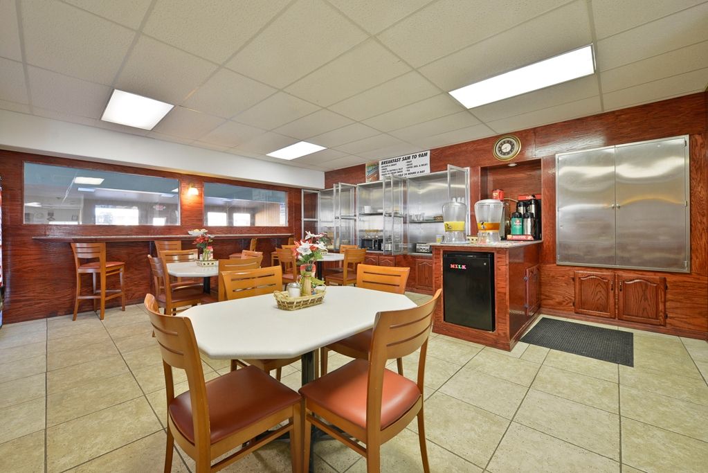 Americas Best Value Inn - thumb 16