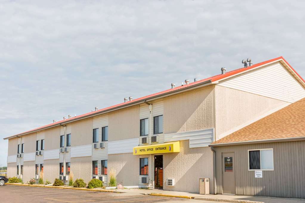 Super 8 Luverne - thumb 1