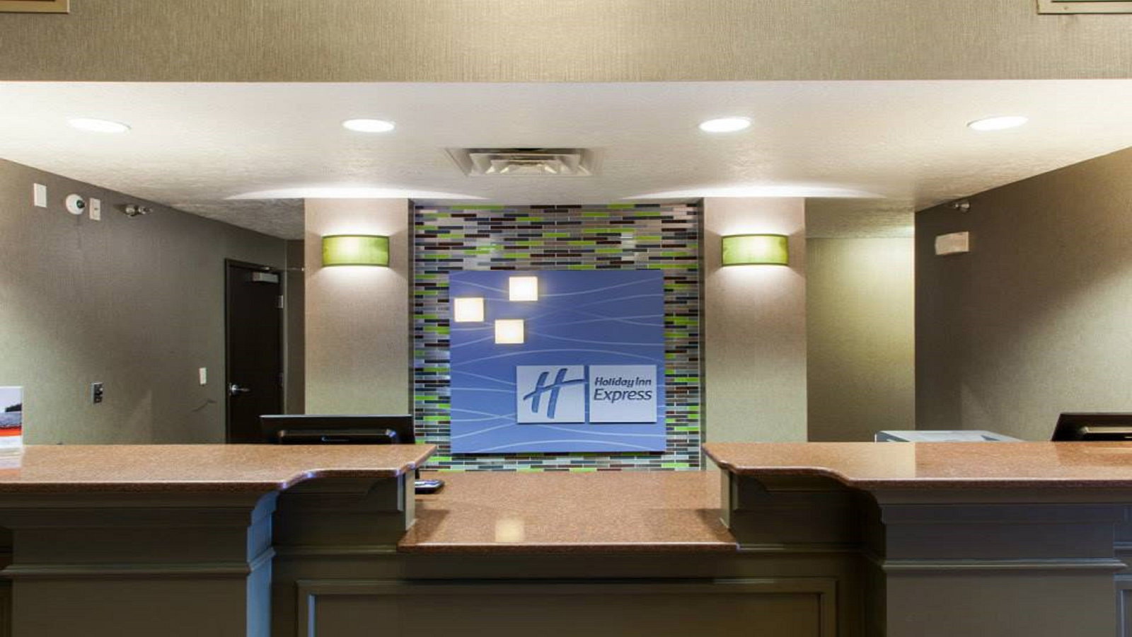 Holiday Inn Express Hotel & Suites - thumb 4