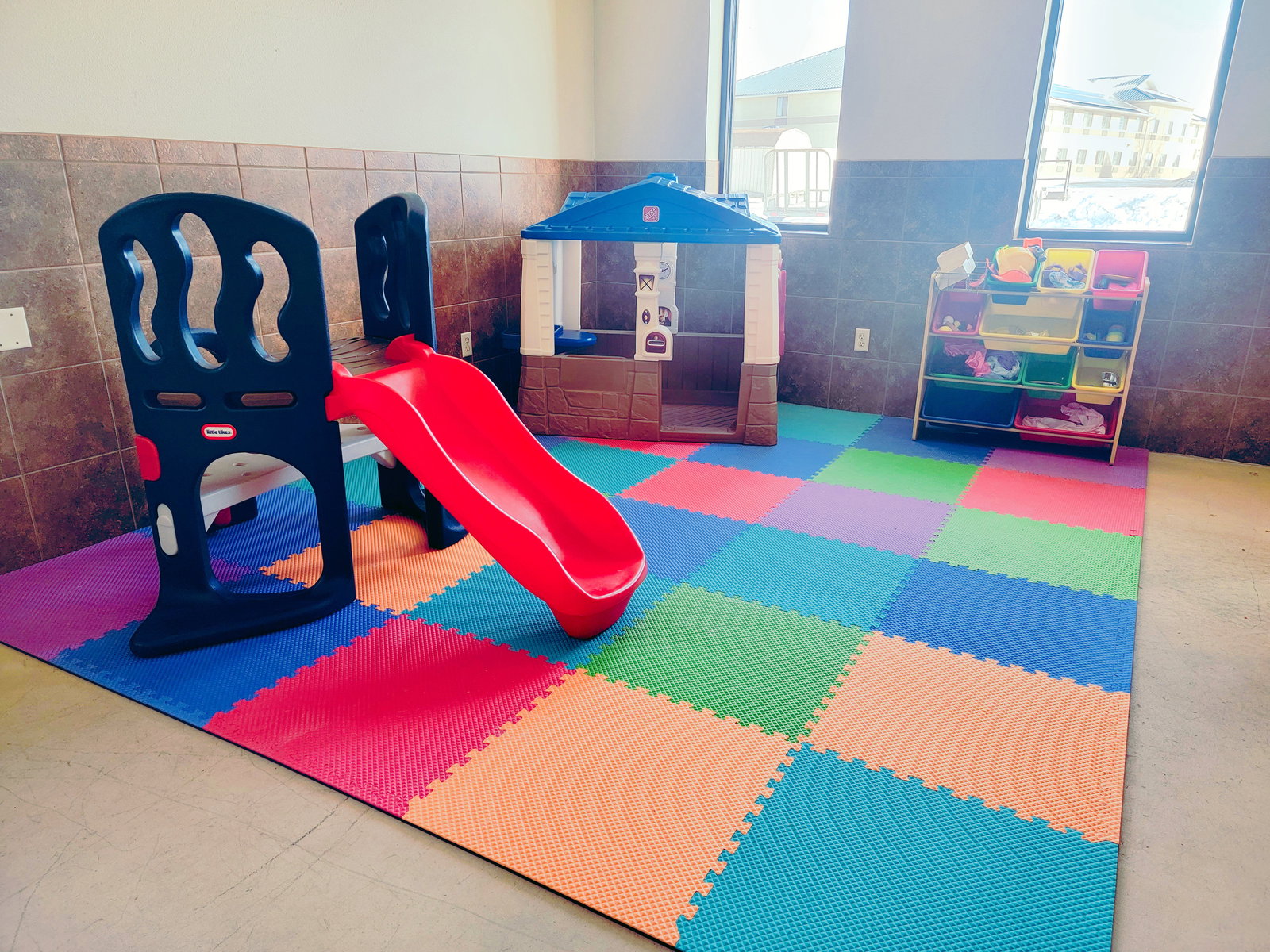 Holiday Inn Express Hotel & Suites - thumb 17