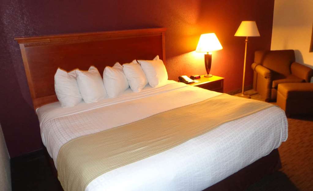 AmericInn Lodge & Suites Marshall - thumb 3