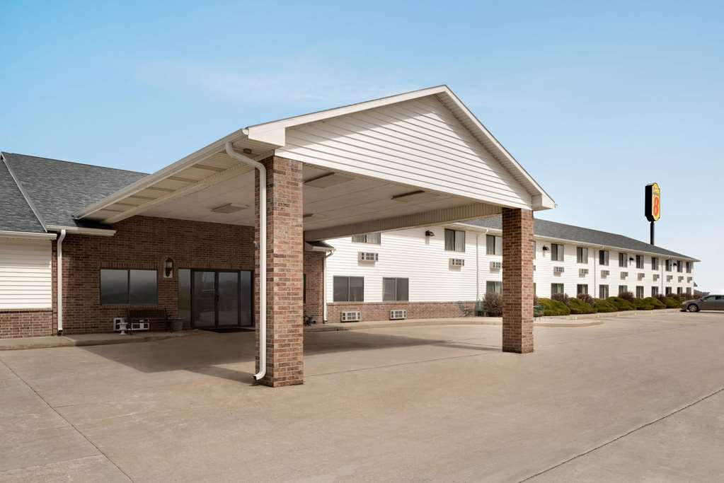 Super 8 Bethany