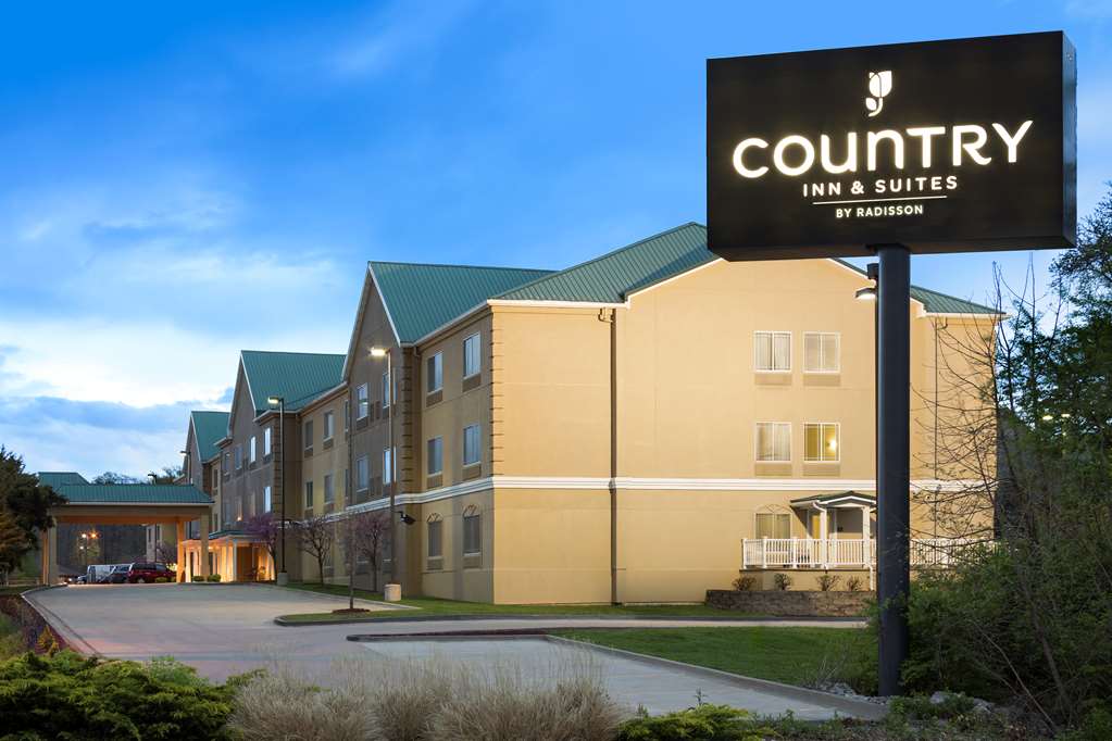 Country Inn & Suites Columbia